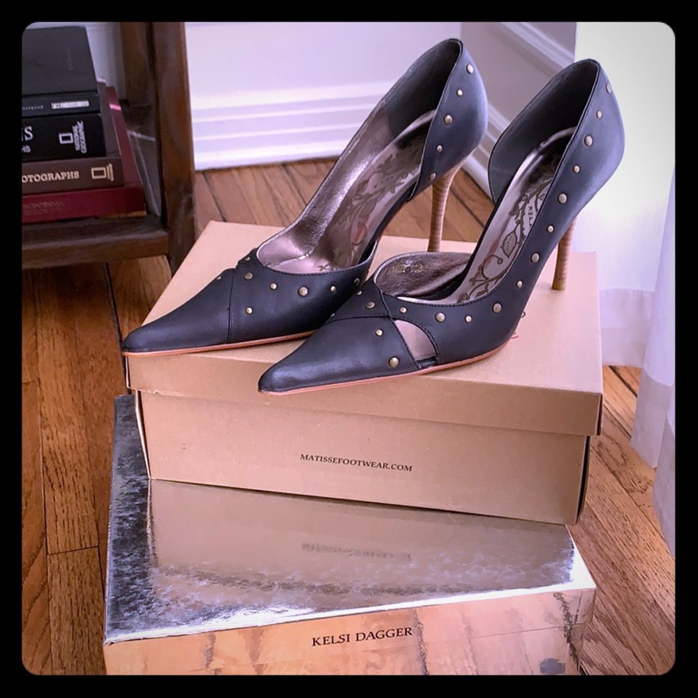 N.Y.L.A. Black Pumps - almost new!